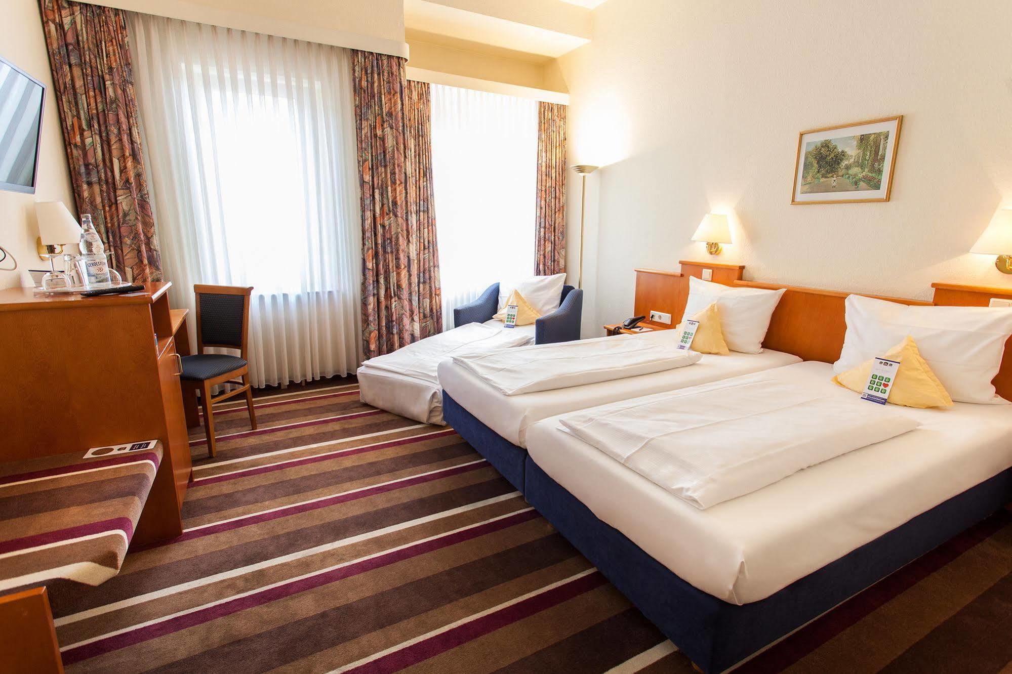 Sure Hotel By Best Western Ambassador Duesseldorf Екстериор снимка